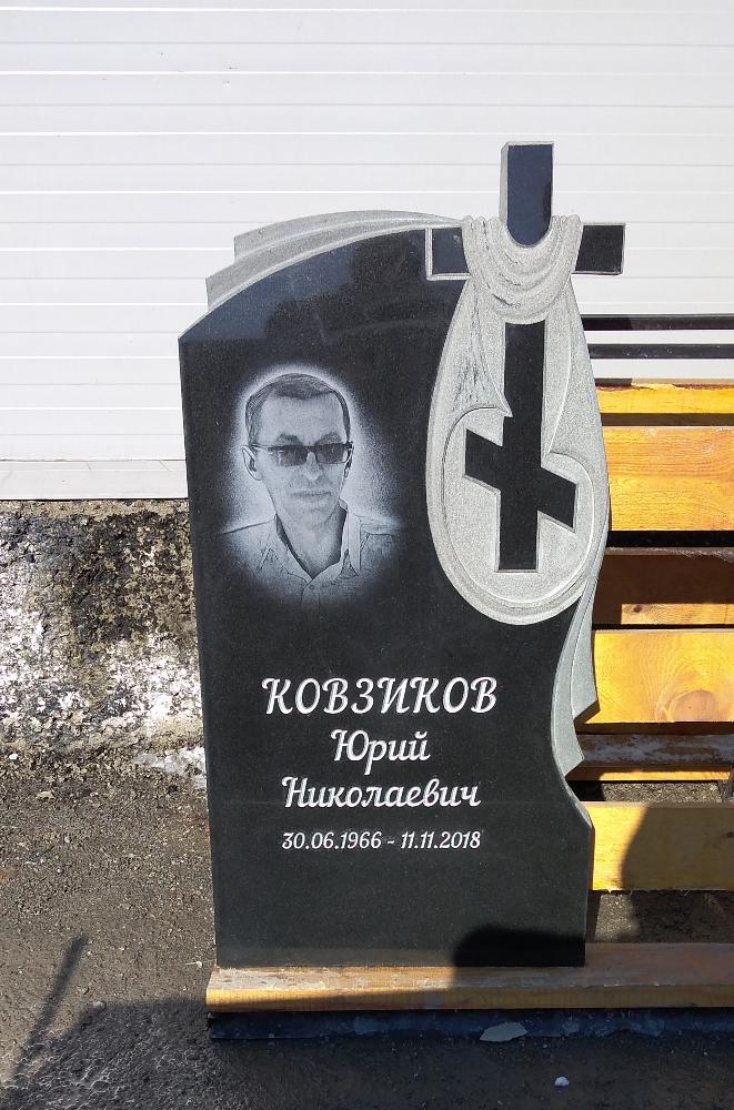 Памятник №162 из черного гранита — фото 4